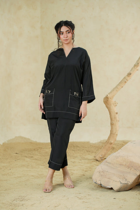 Front Pocket Set with metal details — alternate view