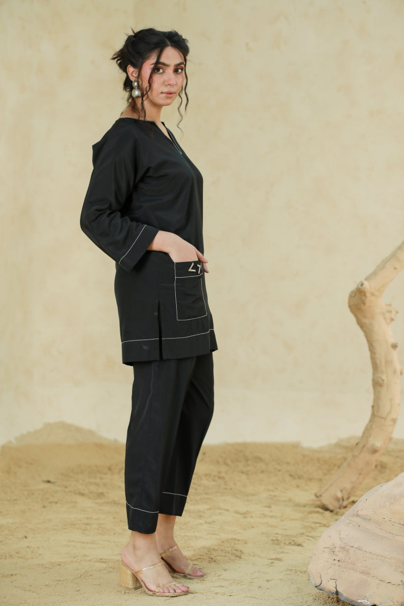 Front Pocket Set with metal details